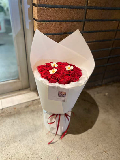 Eternal Love: Premium Red Rose Bouquet - The Ultimate Romantic Gesture