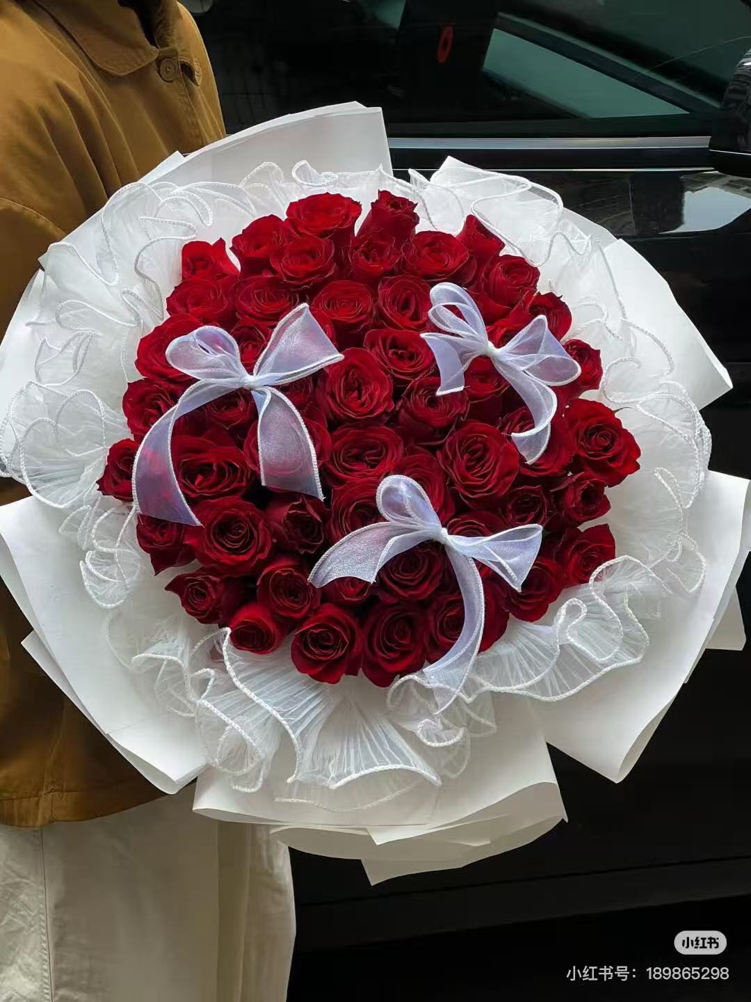 Eternal Love: Premium Red Rose Bouquet - The Ultimate Romantic Gesture