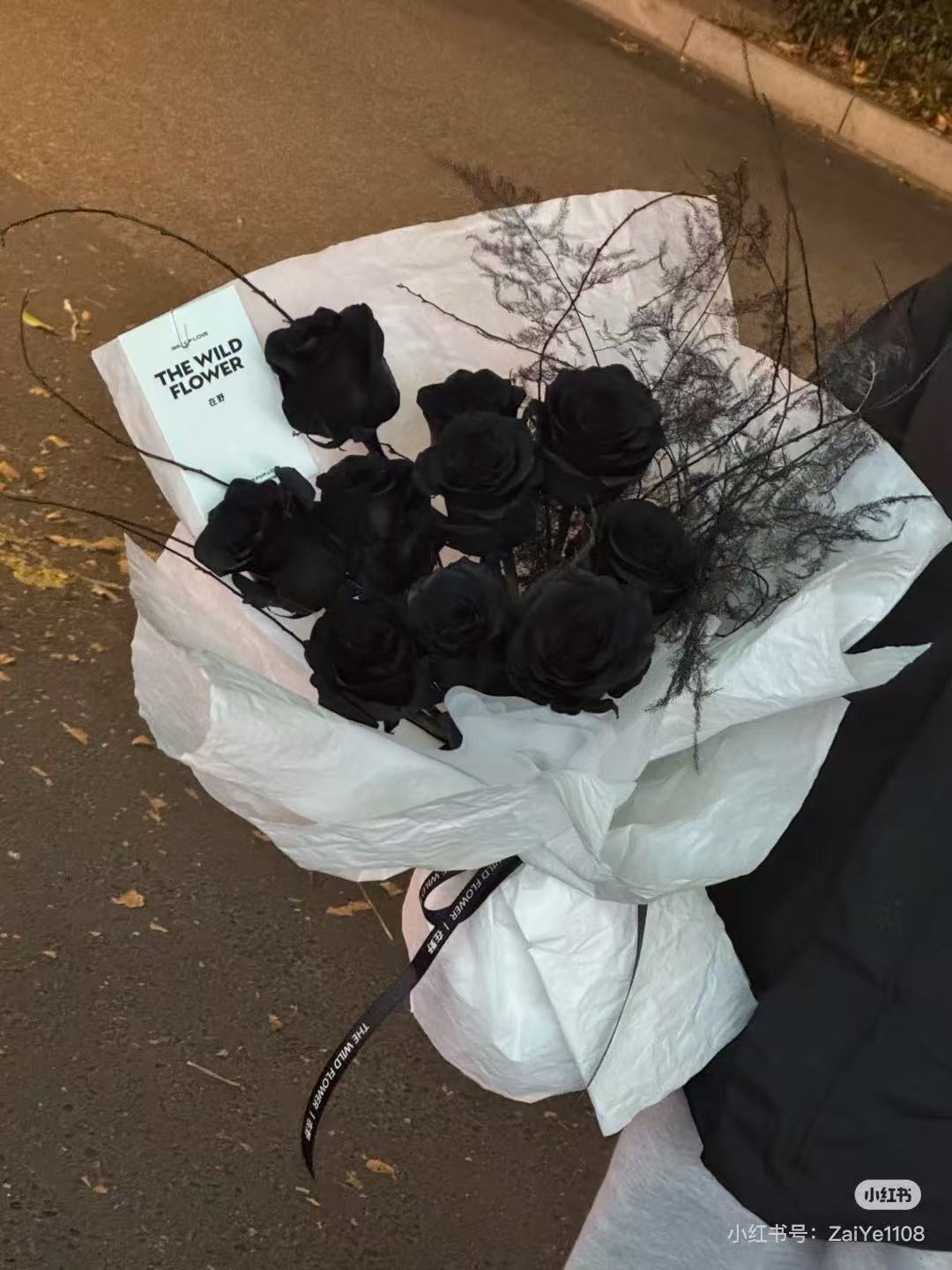 Midnight Elegance: Premium Preserved Flowers - Handcrafted Eternal Rose Bouquet