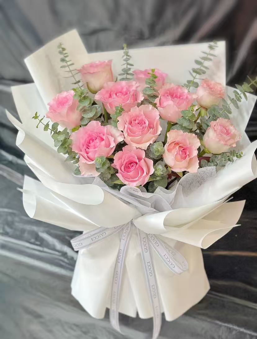 Romantic Fresh Pink Rose Arrangement - Perfect Gift for Anniversary & Birthday