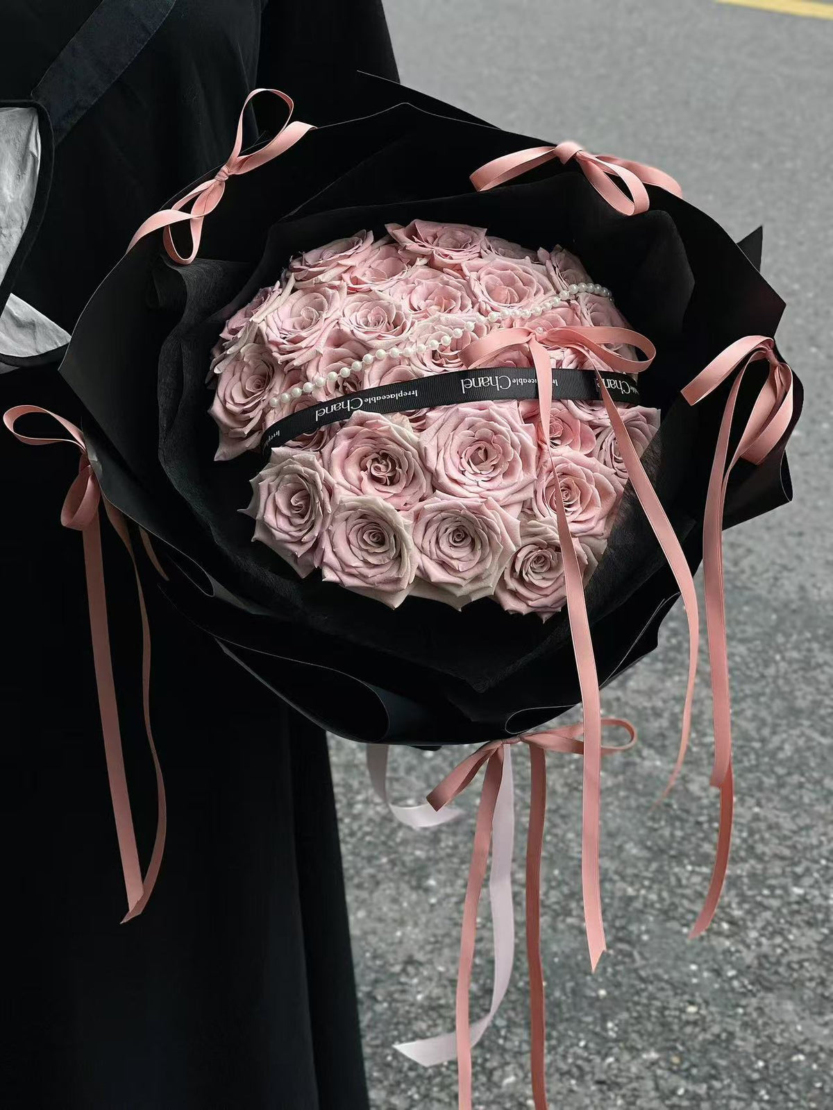 Modern Blush Pink Rose Bouquet - Premium Fresh Flowers