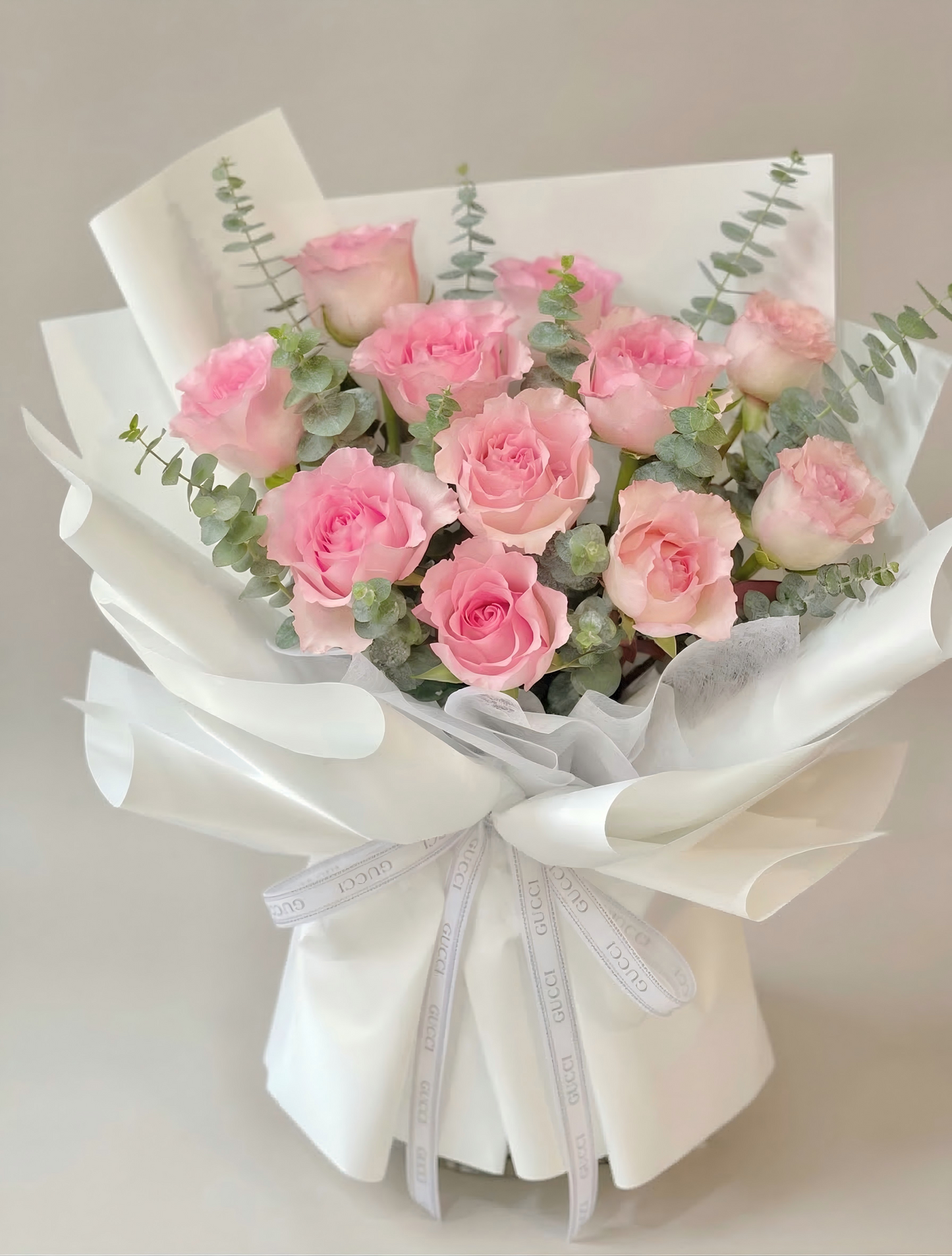 Romantic Fresh Pink Rose Arrangement - Perfect Gift for Anniversary & Birthday